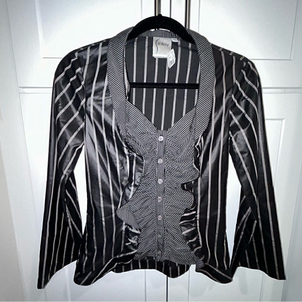 New, Finley Camille Stripe Print Ruched Ruffle Button Front Long Sleeve Top